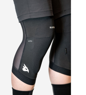 Наколенники Bluegrass Knee Aura Black